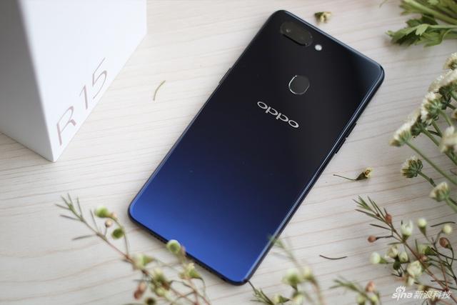 oppo r15星空紫配色图赏 这个渐变色你一定没见过