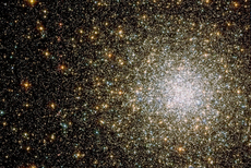 震撼！哈勃太空望远镜最新拍摄壮观星系