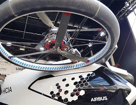 (巴伐利亚标志的蓝白格子代表着City-Airbus的产地。 图源:钱伯彦摄)