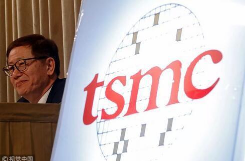 2017年4月13日,台北,台湾积体电路制造公司(TSMC)总裁兼联席首席执行官刘德音(Mark Liu)出席投资者会议 / 视觉中国