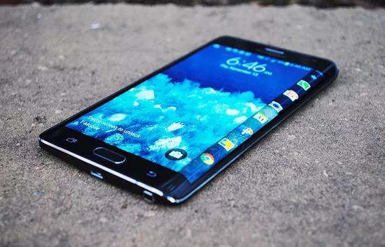 图丨GALAXY Note Edge