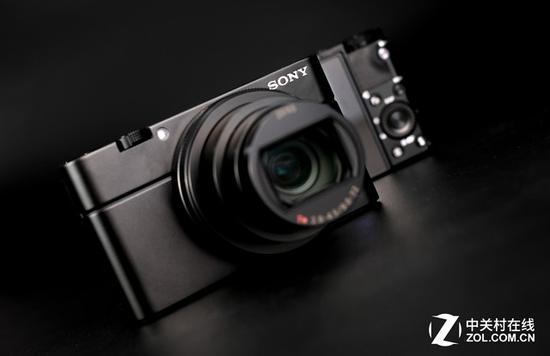 新一代的RX100M6高速性能更强,而全新的24-200mm镜头更是颇具吸引力