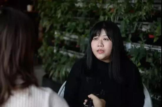 图:乔碧萝首度露脸接受采访