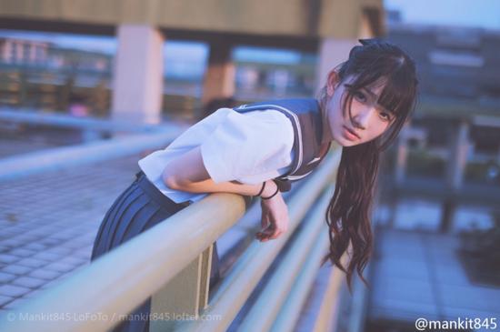 EOS 6D 镜头:EF50 mm f/1.2L USM 光圈:F2.0 快门:1/100s ISO:400