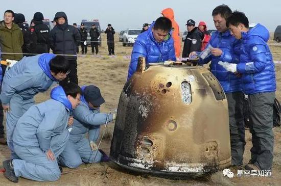 2014年,“嫦娥5号T1”实验飞行器“小飞”绕飞月球后安全返回内蒙古着陆场,这是为日后月球取样返回乃至载人登月做的技术准备