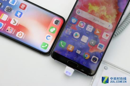 左为iPhoneX 右为华为P20 Pro