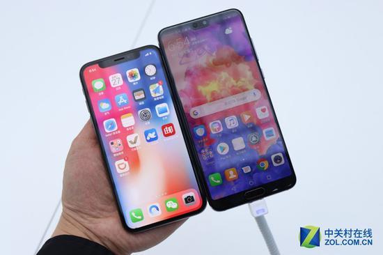左为iPhoneX 右为华为P20 Pro