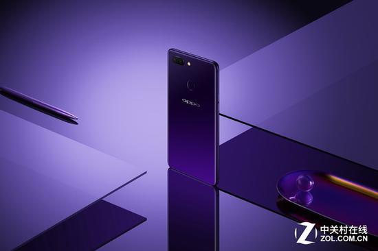 OPPO R15星空紫配色主打深邃和神秘感