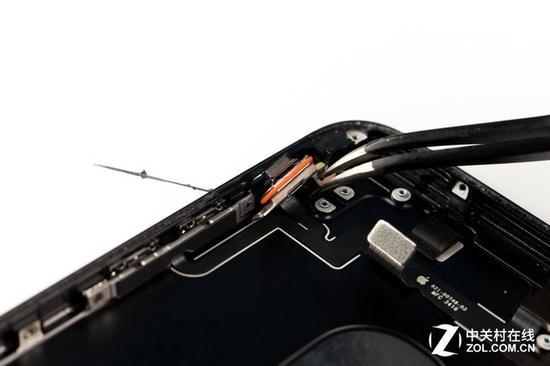 iPhone 7Plus静音键内部的橙色橡胶密封圈