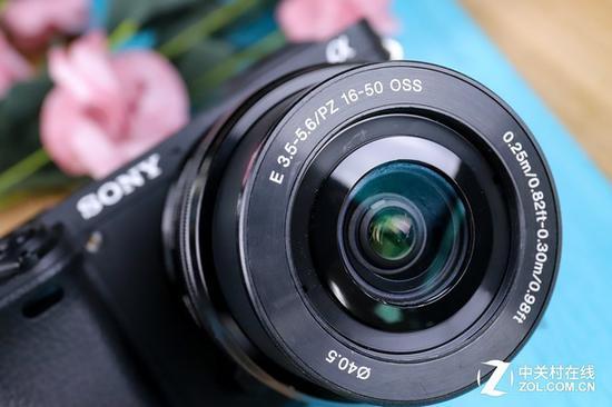 为保证体积对等,我们给A6300配备了16-50套头(等效24-75mm)