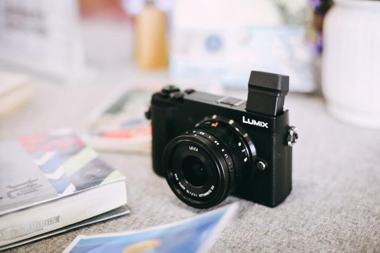 可翻转式EVF电子取景器