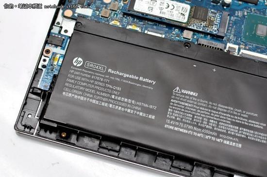 ▲惠普战99内置4芯锂电,4550mAh