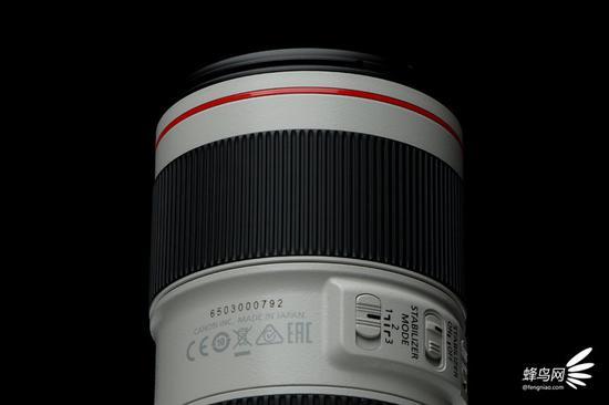 佳能EF 70-200mm f/4L IS II USM的对焦环也变宽了