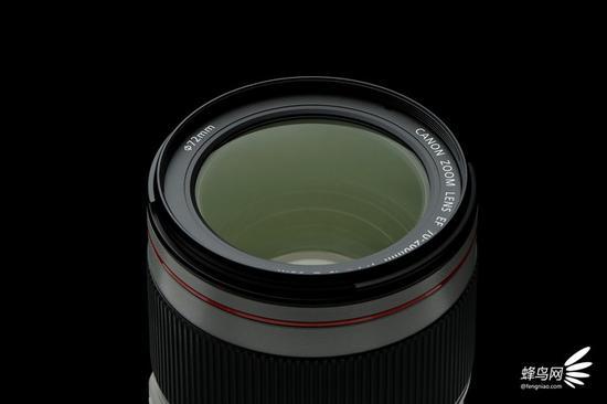 佳能EF 70-200mm f/4L IS II USM的滤镜口径达到了72mm