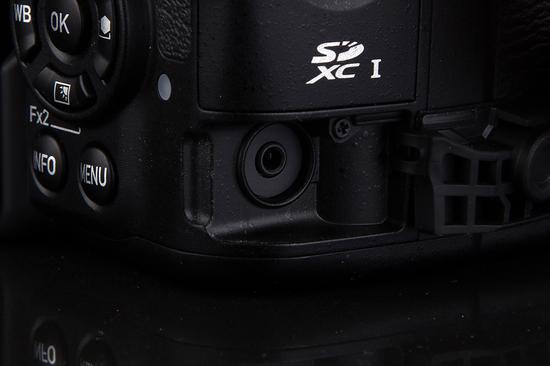 PENTAX K-1 Mark II快门线释放端口