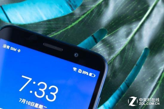 华为畅享8e青春正面顶部细节