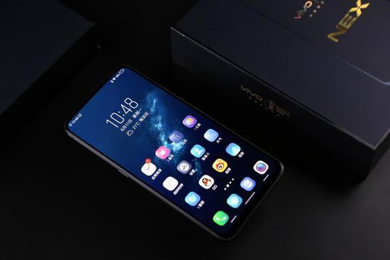 高达91.24%的超高屏占比是vivo NEX的一大标签