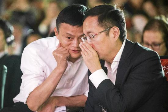 图:马云和“接班人”张勇