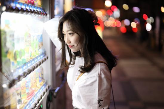 焦距:50mm 光圈:f/1.4 ISO感光度:1600