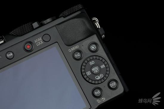 松下LUMIX LX100M2背部屏幕右侧的按键布局