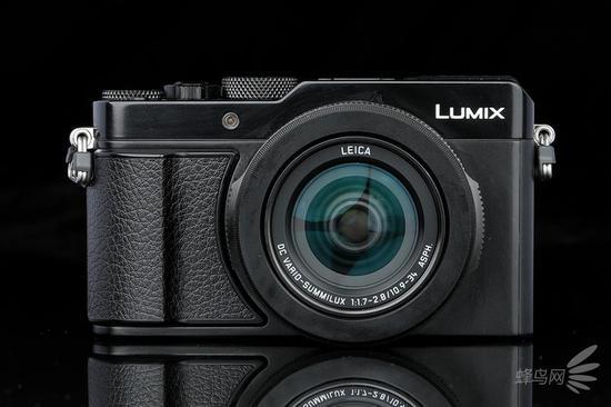 松下LUMIX LX100M2机身正面