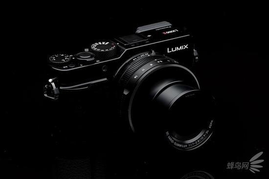 松下LUMIX LX100M2机身正面