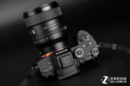 全新的FE 24mm F1.4 GM镜头的体积控制是一大亮点