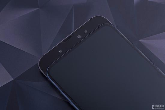 荣耀Magic2采用蝶式五轨滑屏设计
