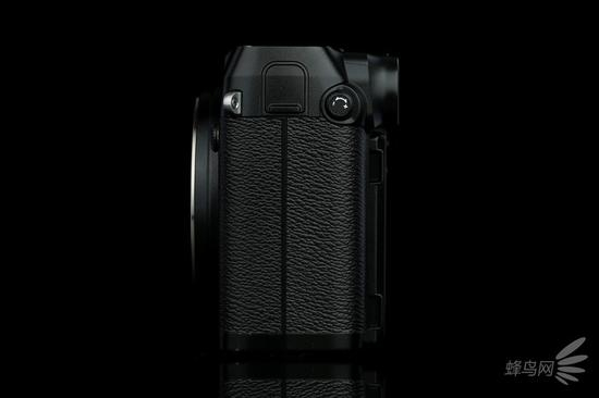 富士GFX 50R机身侧面