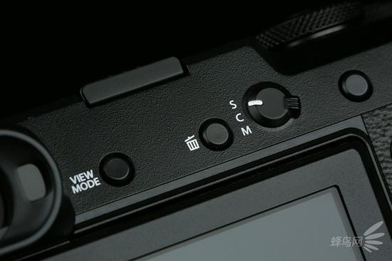 富士GFX 50R取景器侧面的按键