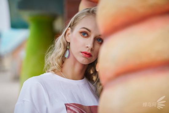 SONY ILCE-6500+56mm F1.4 DC DN | Contemporary 1/1250s F1.4 ISO100