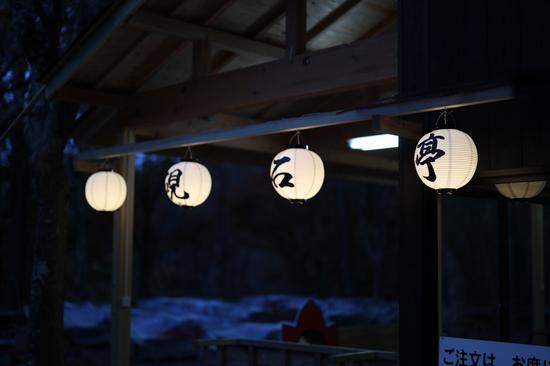 F1.2 1/400s ISO100