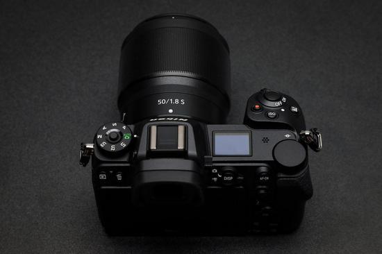 尼康Z 50mm f/1.8 S搭配尼康Z 6全画幅微单机身整体外观