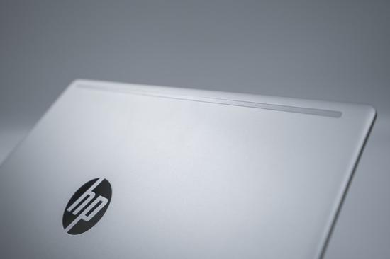 ↑A面顶部安置有一条用来增强信号的天线