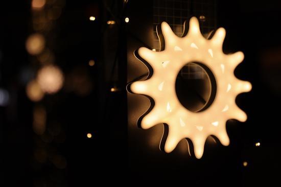 F1.4 1/2000 ISO100