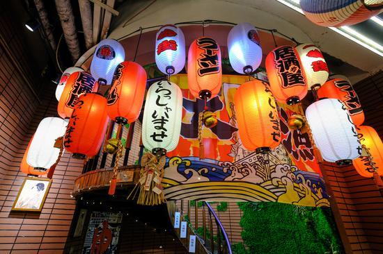 焦距:11mm 光圈:f/2.8 ISO感光度:800