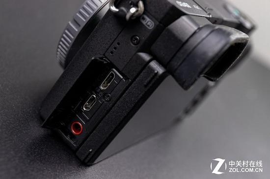 三个机身接口,分别是USB、HDMI以及麦克风