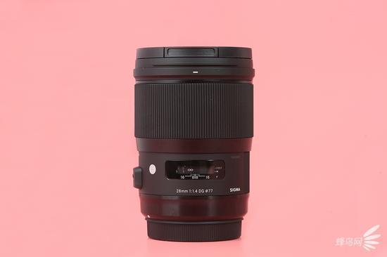 适马28mm F1.4 DG HSM Art外观