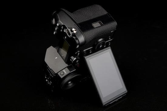 松下 LUMIX S1R三轴可倾斜显示屏