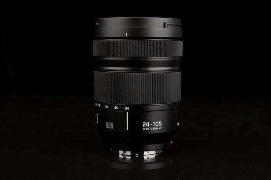 松下LUMIX S 24-105mm F4 MACRO O.I.S。镜身