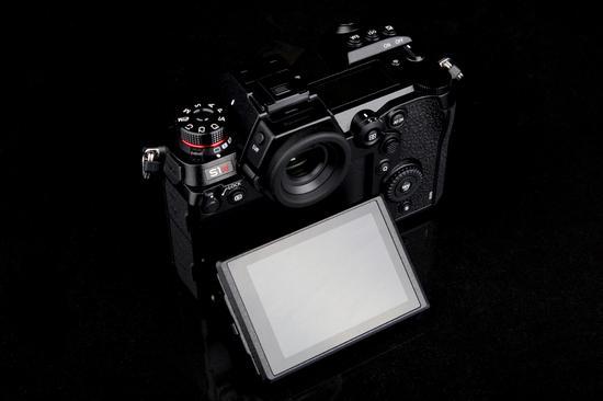 松下 LUMIX S1R显示屏