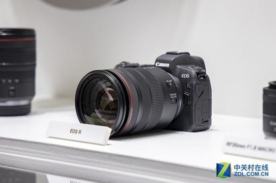 用EOS R拍EOS R,评价测光很准确