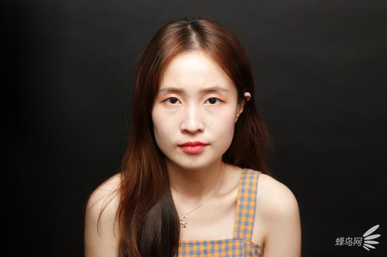 这是妹子正常脸型,希望我不会被打死~~