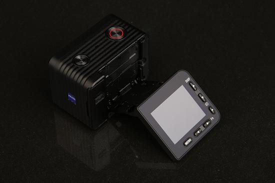 索尼黑卡RX0 II翻转液晶屏