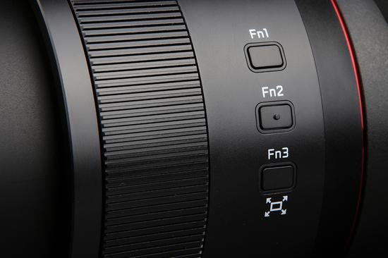 松下FZ1000 II镜头控制环及镜身按钮