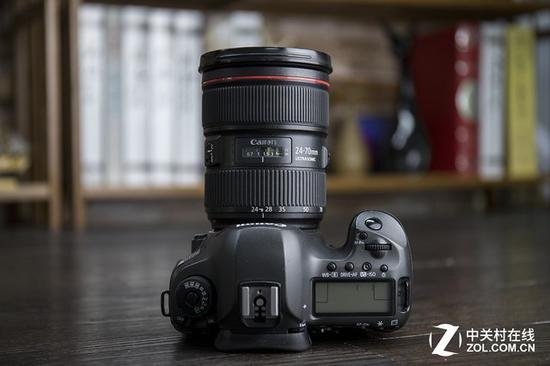 EF 24-70mm f/2.8L II USM被称作“镜皇”,足以看出它在摄影爱好者心中的地位