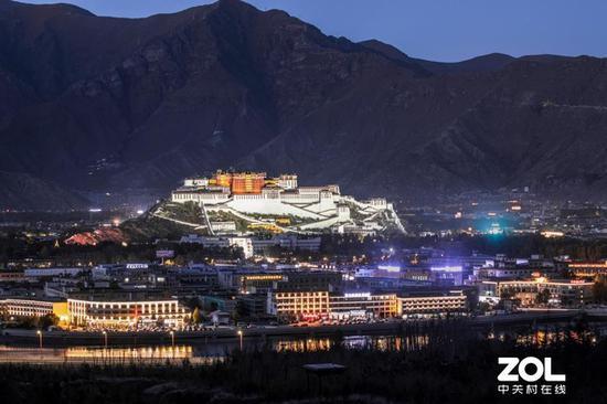100-400mm拍摄城市夜景,不会因为很亮的灯光而产生眩光和鬼影