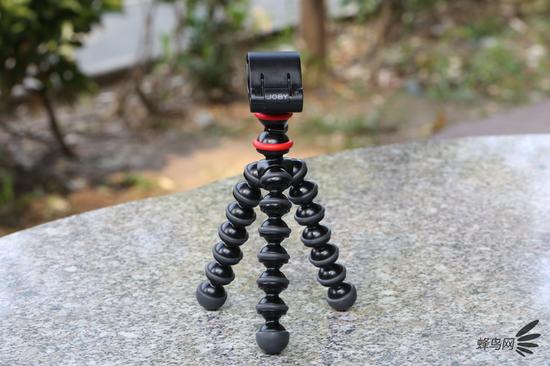 GorillaPod三脚架连接手电筒夹