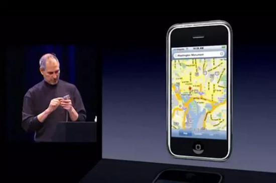 乔布斯现场演示如何在 iPhone 上使用谷歌地图