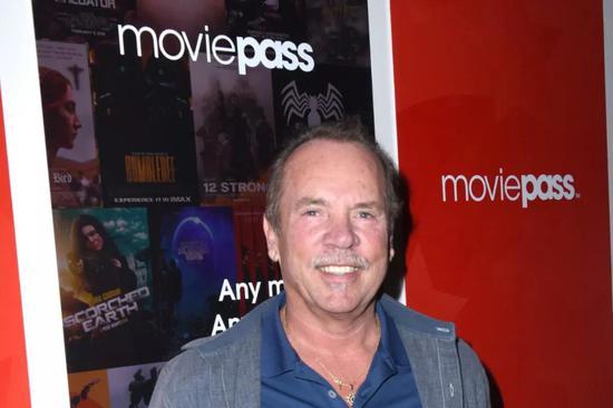 △ 米奇·洛和MoviePass,图源:Engadget